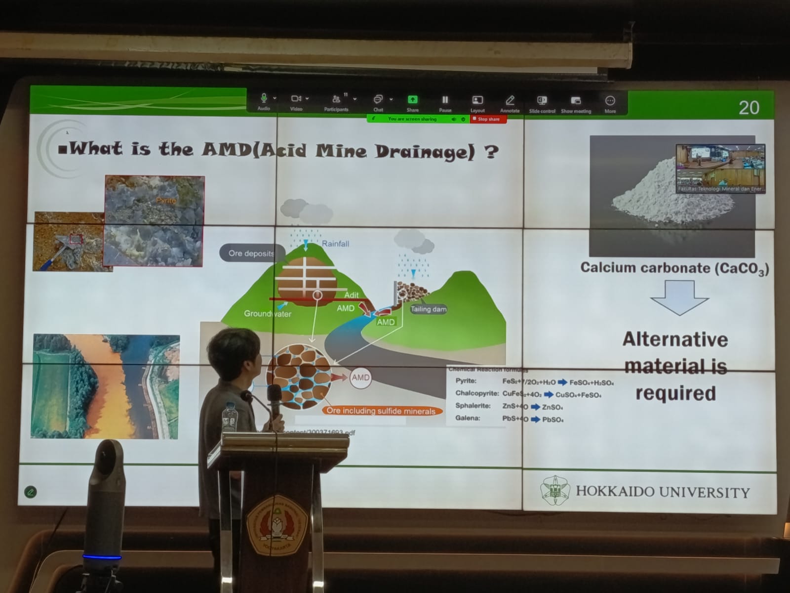 Kuliah Umum Arima Sensei tentang polusi logam berat akibat aktivitas manusia.