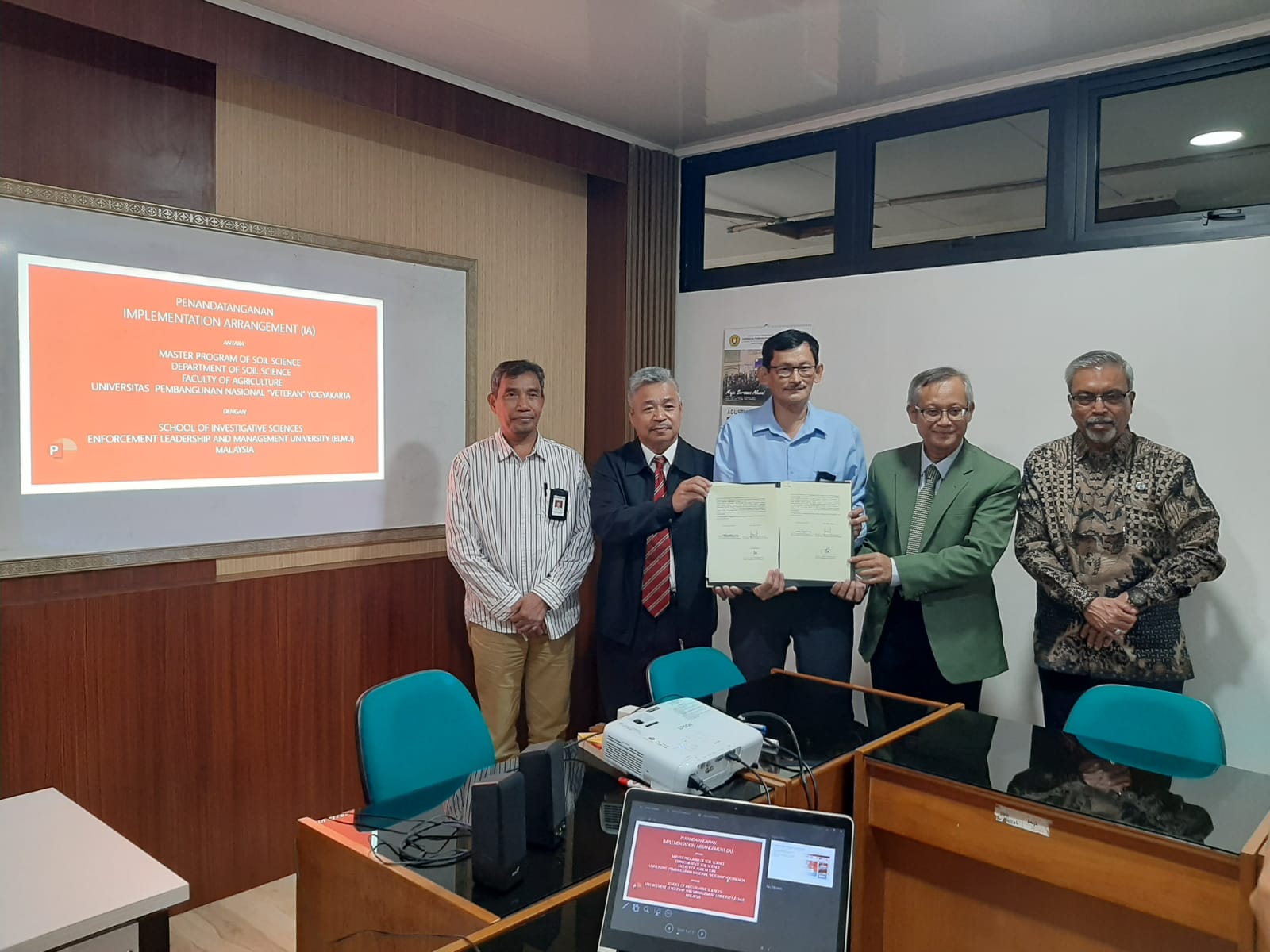 Penandatanganan IA Magister Ilmu Tanah dan Faculty of School of Investigative Sciences ELMU